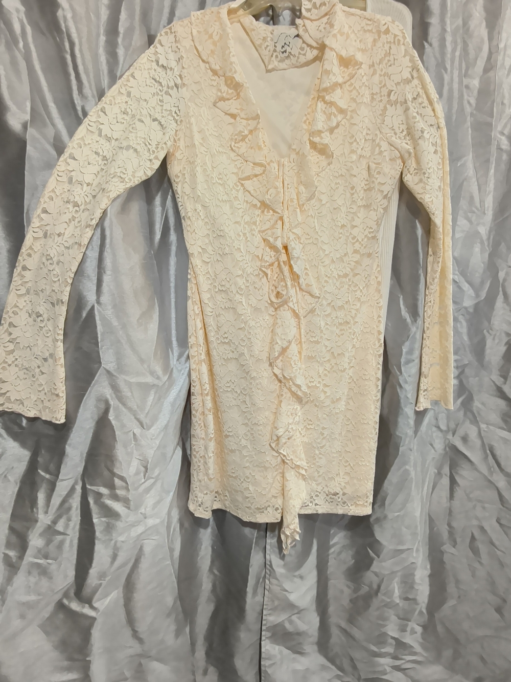 Women's Backless Lace Ruffle Dress in Cream